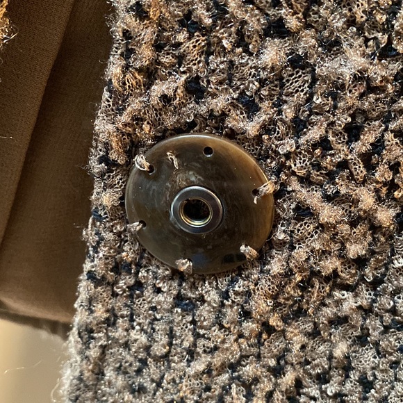 Escada boucleè jacket. Oversized snap closure. - Picture 11 of 12